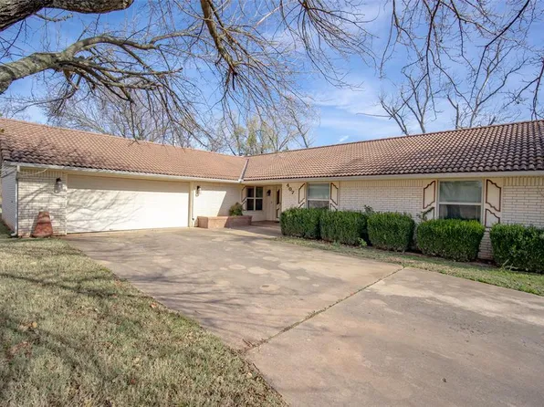 407 NE 8th St, Blanchard, OK 73010