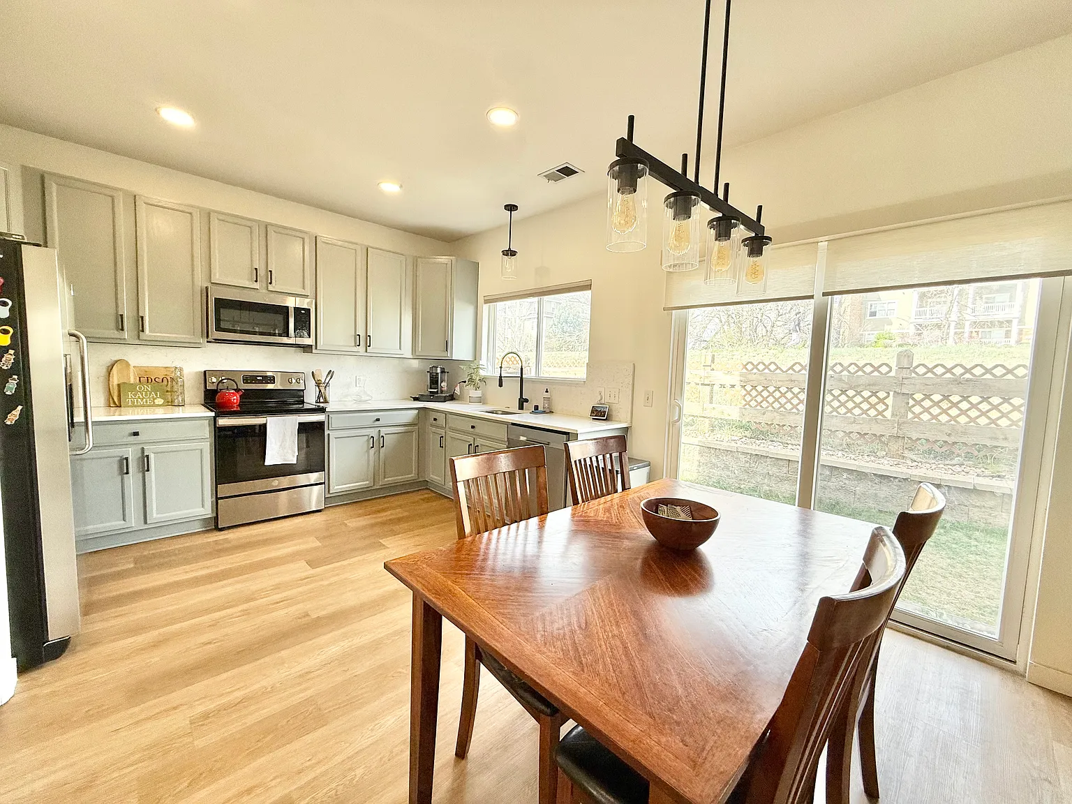2 bed, 2.5 bath, 1582 sqft, $2,995 — Photo 4