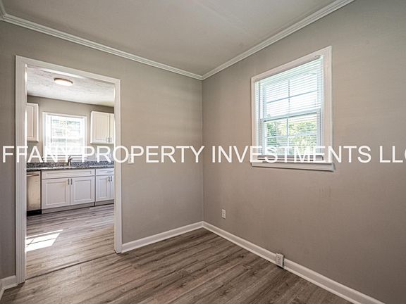 5th image of 184 Mill St