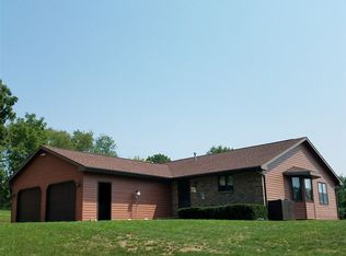 8358 Valley View Cir, Larsen, WI 54947