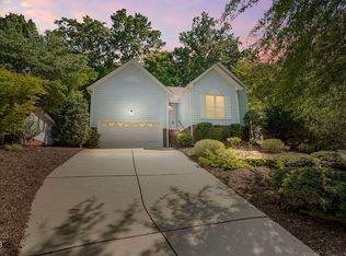 125 Chimney Rise Dr, Cary, NC 27511