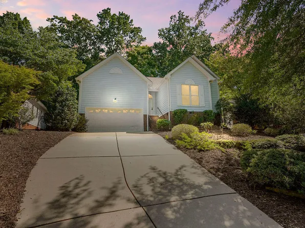 125 Chimney Rise Dr, Cary, NC 27511