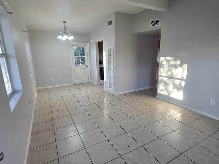 6334 Talbot Cir — Photo 4