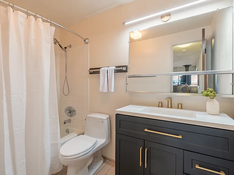 700 S Monarch St #207 — Photo 11