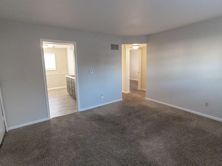 2916 Leeway Dr #D — Photo 9
