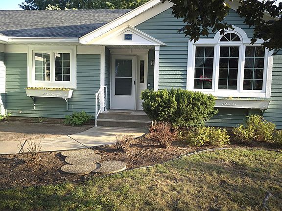 2nd image of 906 21st St SE