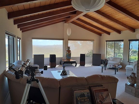 Great Room - Lounge - 880 SQ