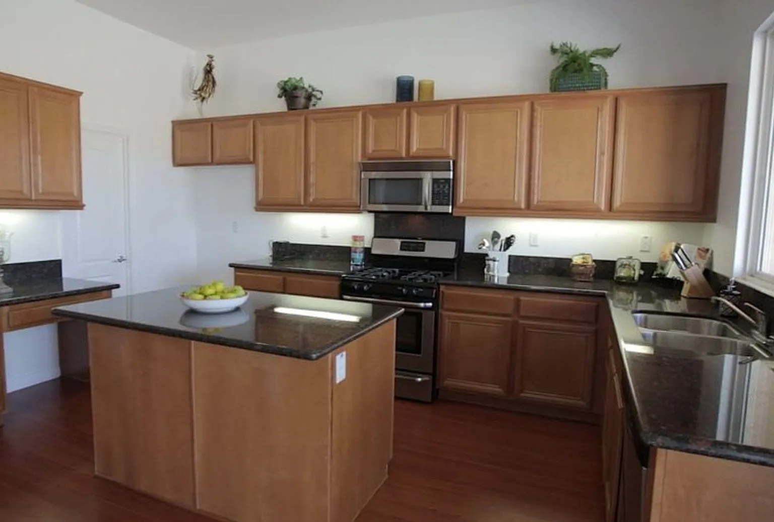 2 Bedroom. 2 Bathroom. House — Photo 4