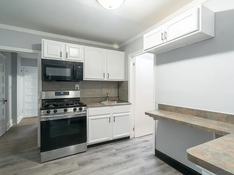 105 Shepard Ave #3 — Photo 1