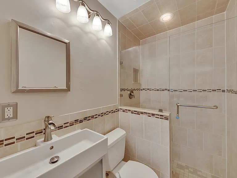 7747 Villa Nova Dr — Photo 9