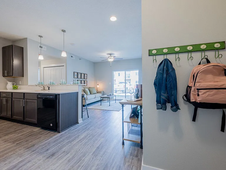 White Oak Apartments — Photo 12