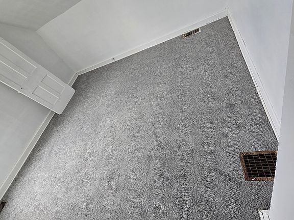 4th image of 2520 S Meeker Ave