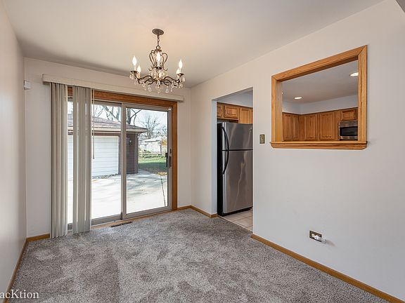 5th image of 9816 Mansfield Ave