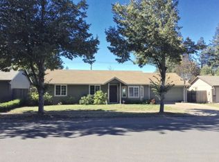 880 S 32nd Pl, Springfield, OR 97478