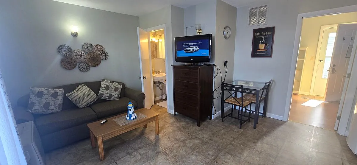 1 bed, 1.0 bath, 704 sqft, $1,600 — Photo 3