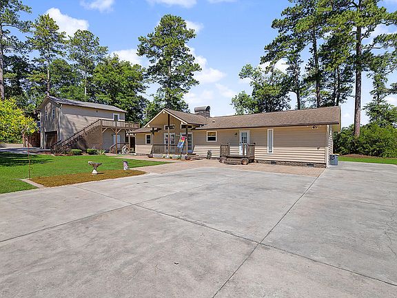 4th image of 164 Mohican Dr