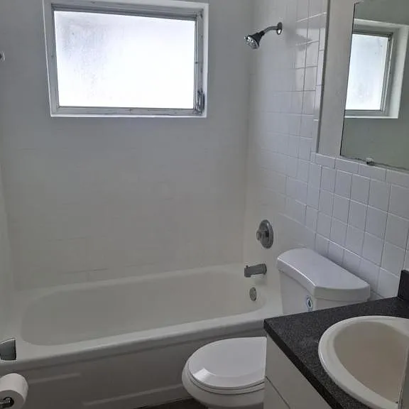 6231 Harrison St — Photo 4