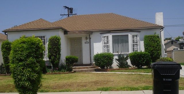 1st image of 2801 W 85th St