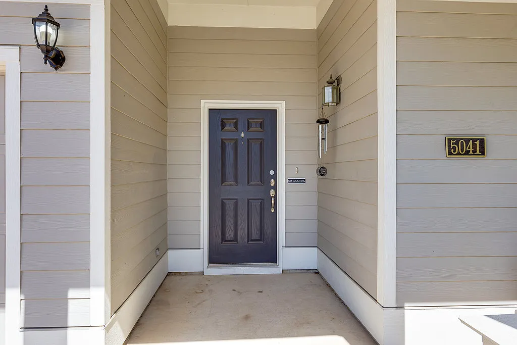 Cape Cod Cutie in Keller ISD! Plus office! — Photo 4