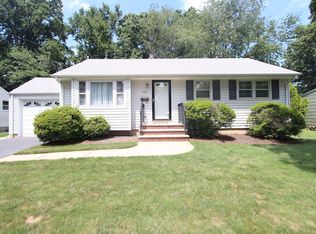 582 Warfield Rd, North Plainfield, NJ 07063