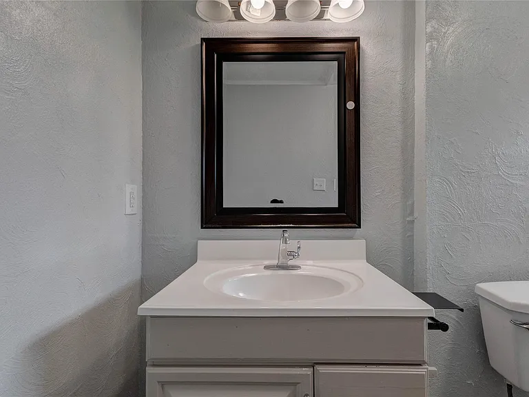 9614 Charter Ridge Dr — Photo 24
