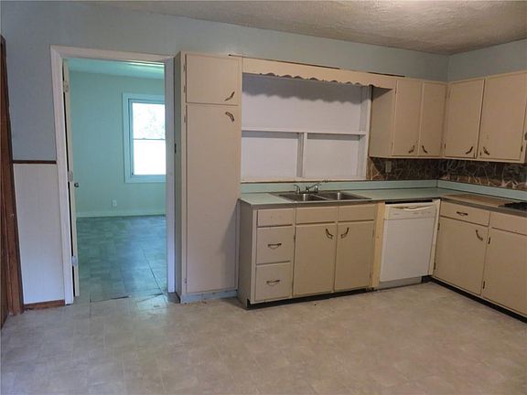 4th image of 423 S Vassar Ave