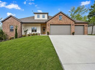 4 Moreton Ln, Bella Vista, AR 72714