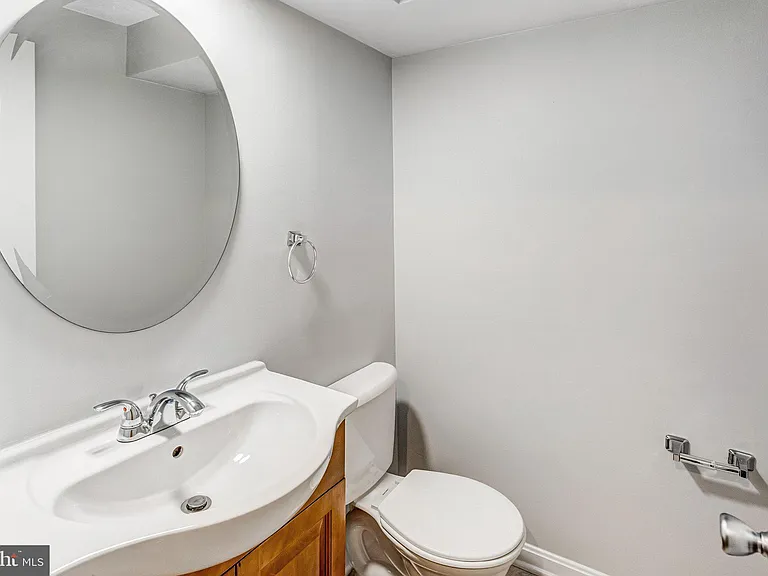 3234 Foothill St — Photo 17