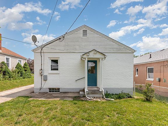 3rd image of 12 N Riverview Dr