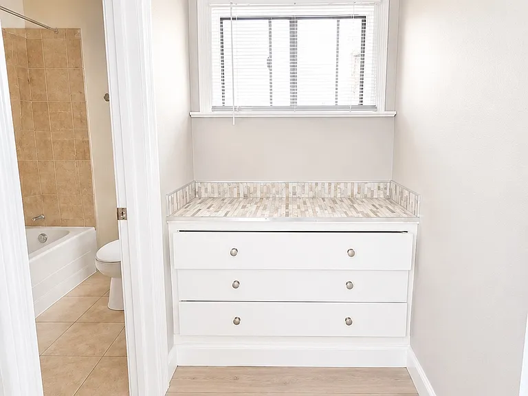 1414 N Hobart Blvd #13 — Photo 5