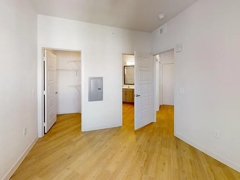 Park South — Photo 195