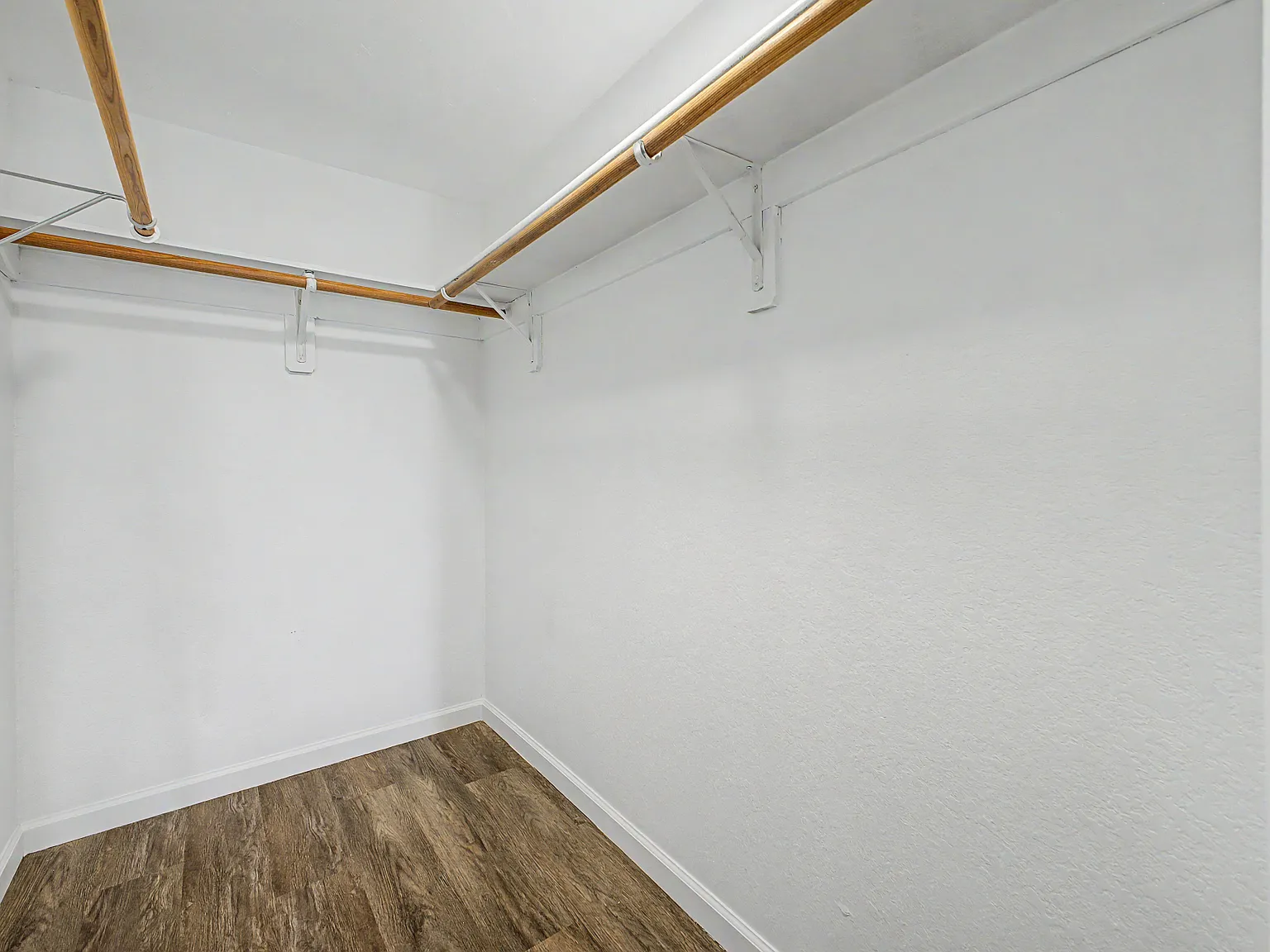 2 bed, 1300 sqft, $2,000 — Photo 4