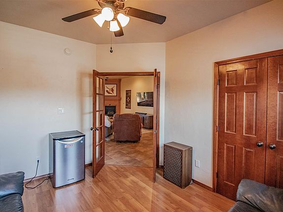 5th image of 2925 Desert Breeze Ct