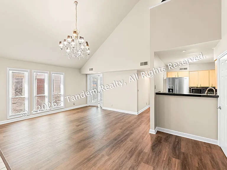 937 Russell St Apt 10 (7)_07222026