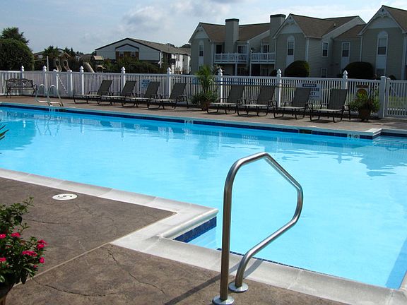 3rd image of 101 Old Oak Ln #604