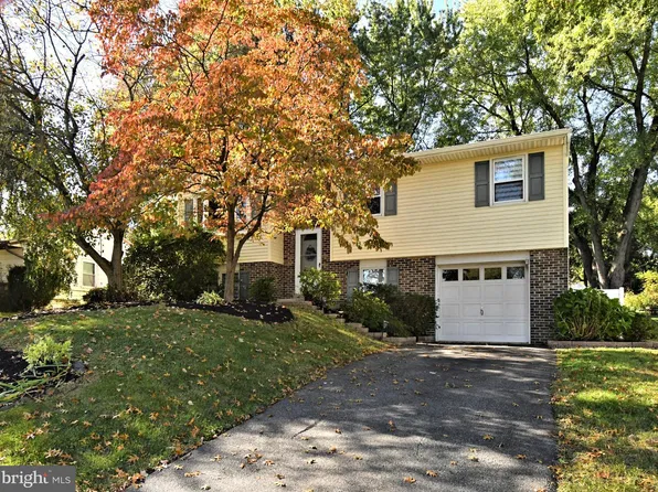 34 Chestnut Ln, Bechtelsville, PA 19505