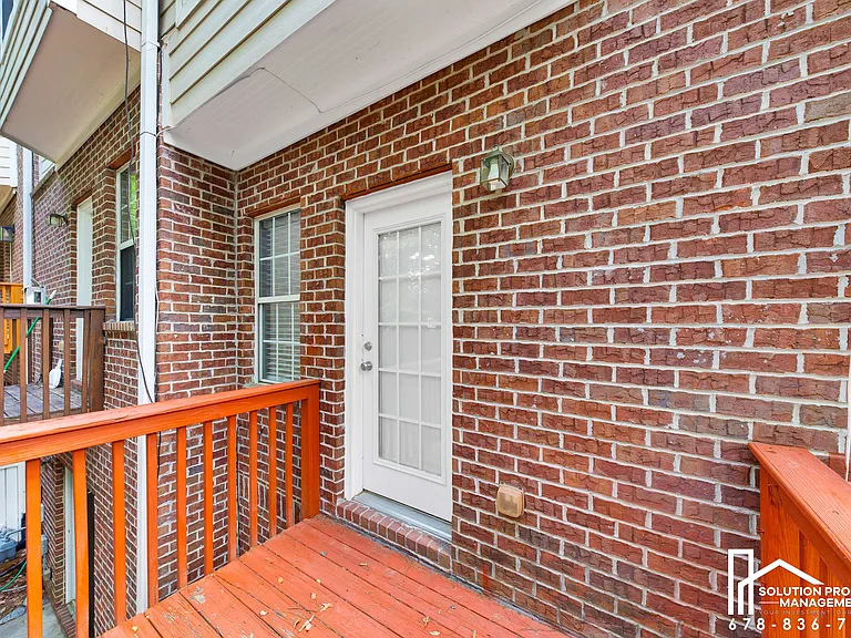 3160 Mill Springs Cir — Photo 25