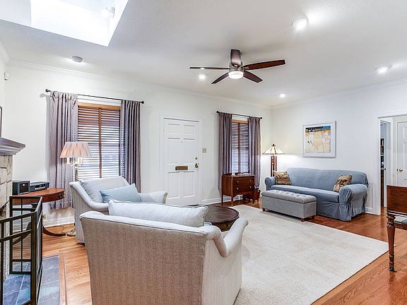 5th image of 134 Schreiner Pl