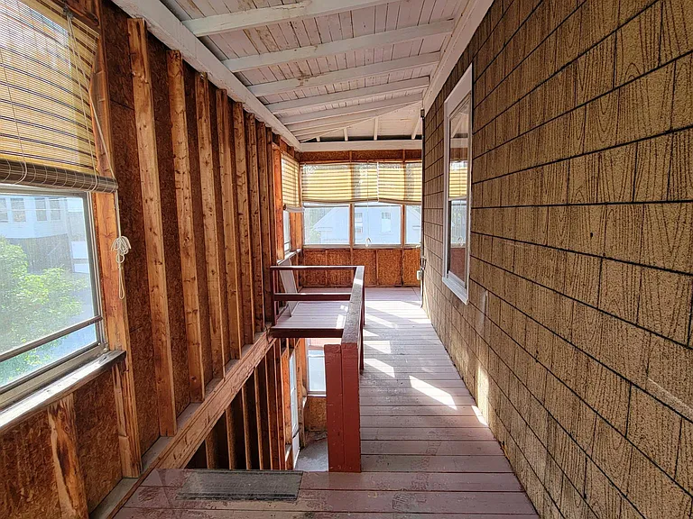63 Pike St #2 — Photo 15