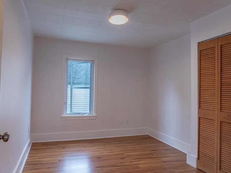 Bedroom 2 (Middle bedroom)