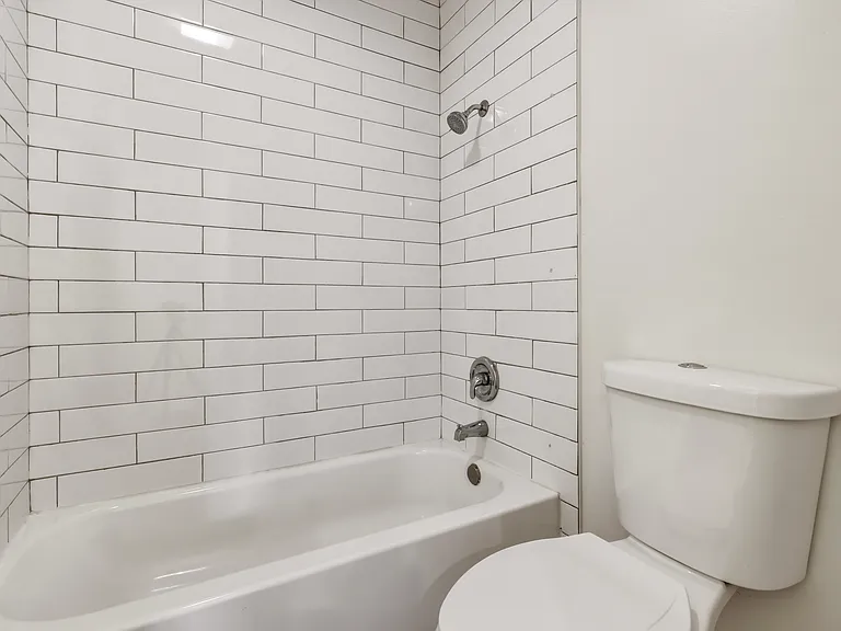 18620 Hatteras St #229 — Photo 9