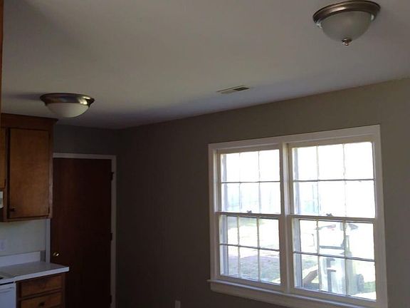 3rd image of 1809 E Trail Dr SE