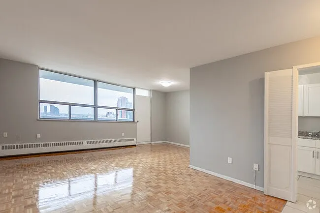 3000 Dufferin St — Photo 9
