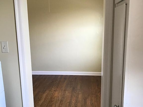 3rd image of 4517 Washington St