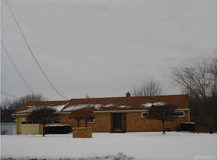 5451 Upper Mountain Rd, Lockport, NY 14094