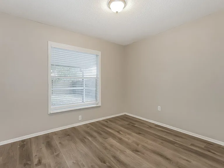 13208 Sharondale Ct — Photo 14