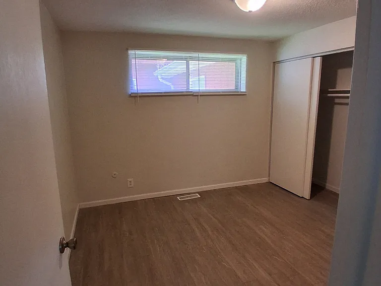 2431 Wade St — Photo 10