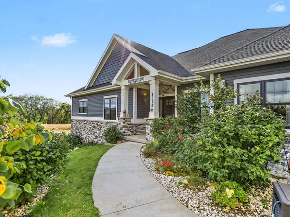 N4515 Prairie Knoll Cir, Portage, WI 53901