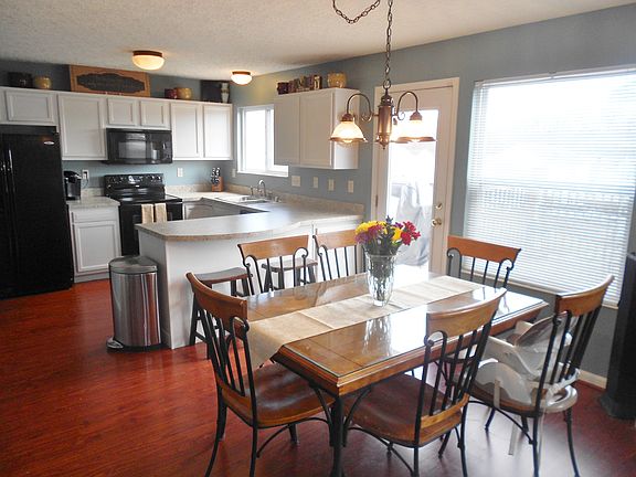 4th image of 725 Berlander Dr