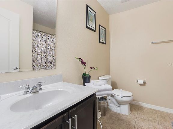 4th image of 925 Emerald Green Ct